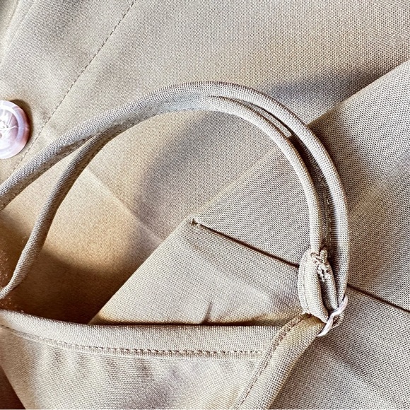 🛍️ 95% polyester 5% spandex green sleeveless dress. New no tag. - Picture 2 of 7